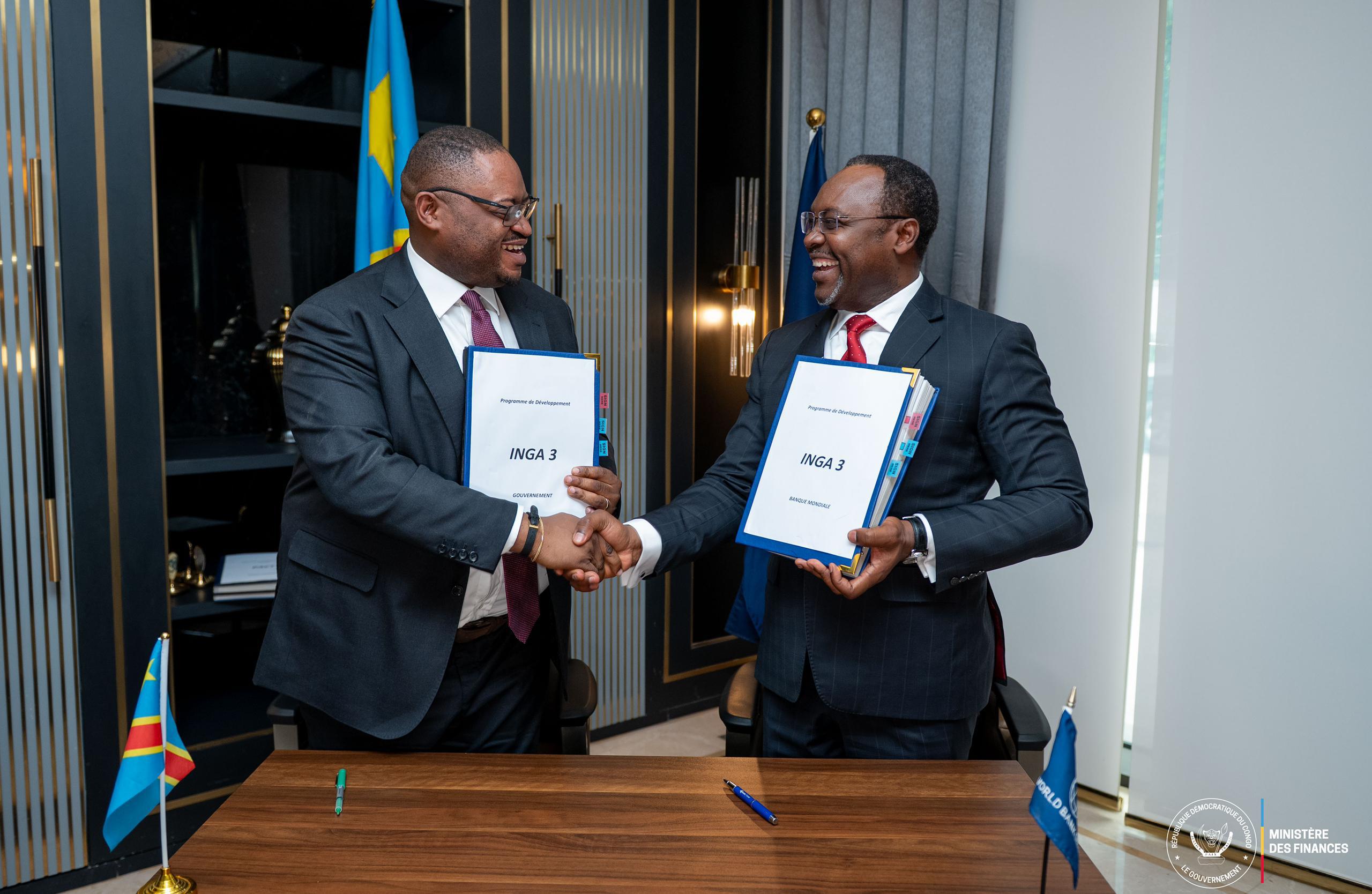 La RDC et la Banque mondiale signent cinq accords de financement, dont ...